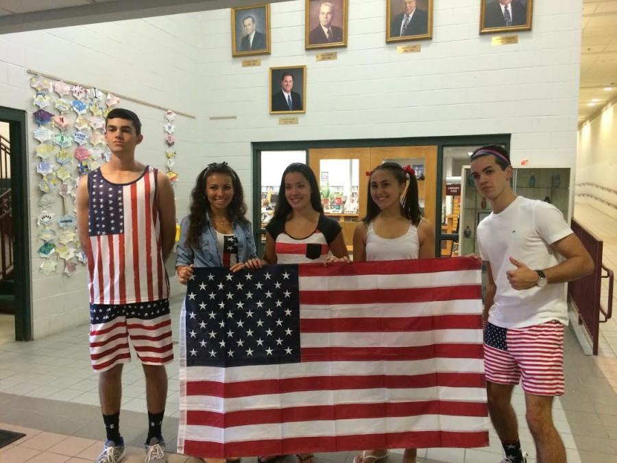 Seniors pose in red, white, and blue before it was announced that they came in second place to the freshmen. From left to right: Devin Senerchia, Brooke Dias, Lia Fiahlo, Samantha Van Wart. and Max Casagrande.